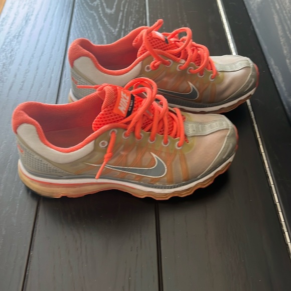 Nike Shoes - Nike Air Max